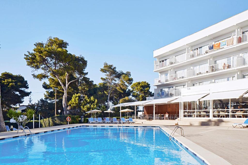 Hotel Globales Cala Blanca Esterno foto